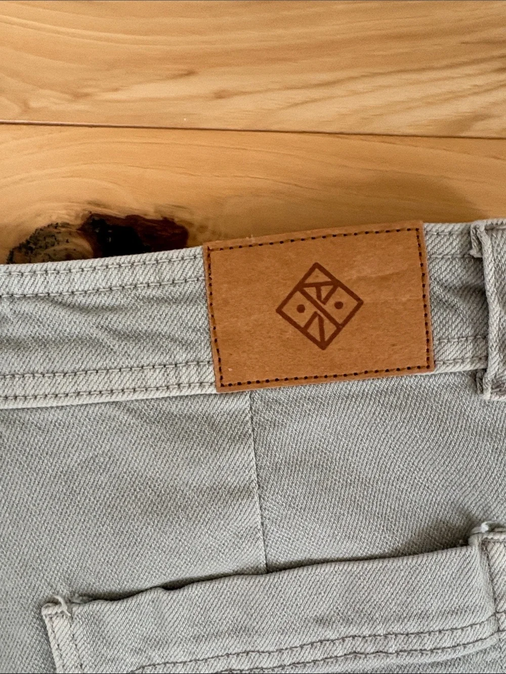 NWT ROARK HWY SS125 Wide Leg Sailor Fit Jeans Color Cement Size 27 Retail $99